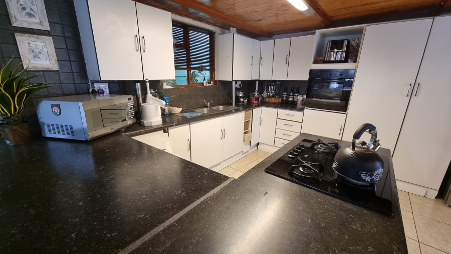 8 Bedroom Property for Sale in Die Bos Western Cape